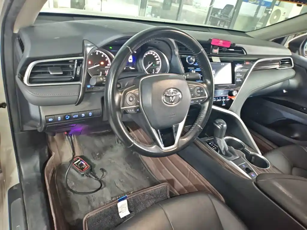 Camry 2018 2.0G Deluxe Edition купить на сайте DeffCars
