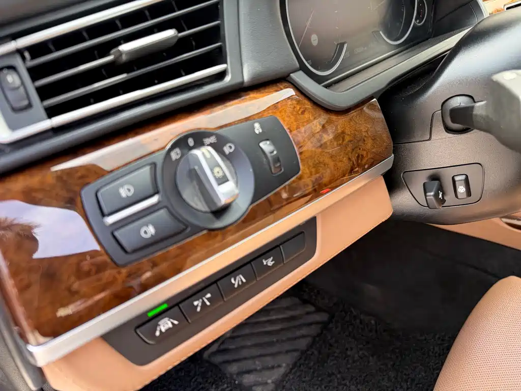 BMW 7 Series 2013 760Li купить на сайте DeffCars