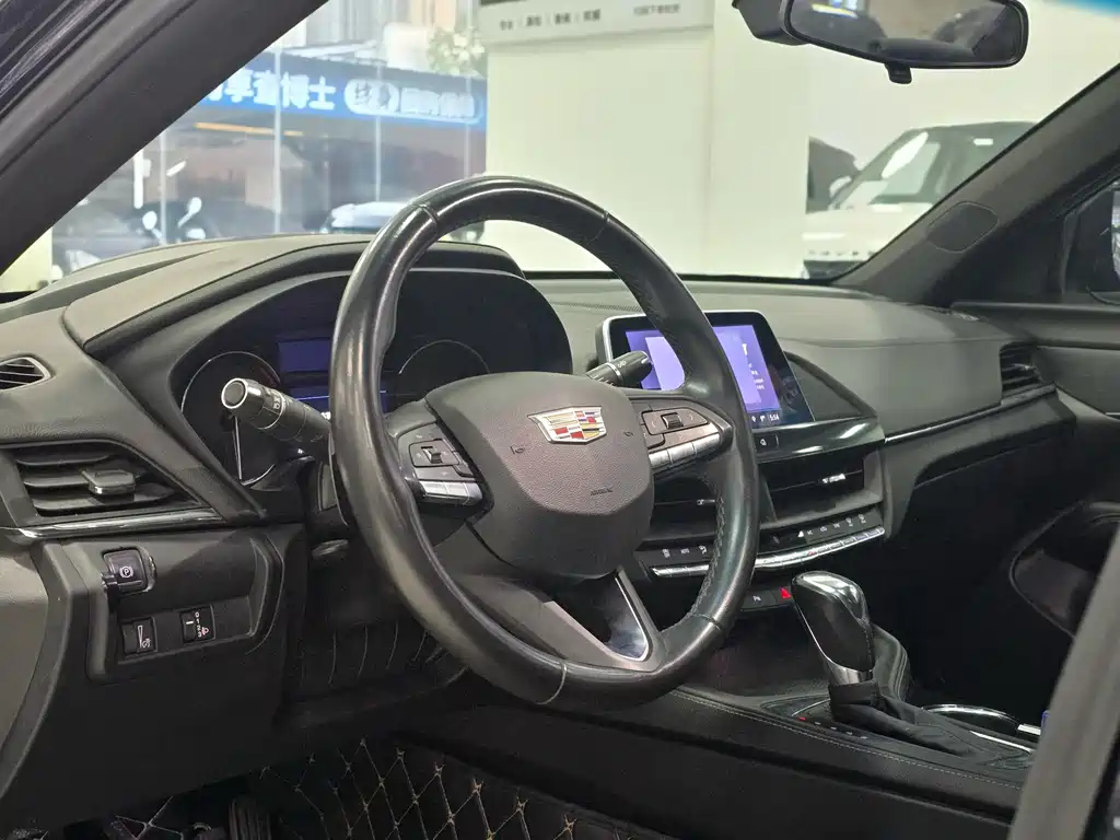 Cadillac CT4 2022 28T Fashion Model купить на сайте DeffCars