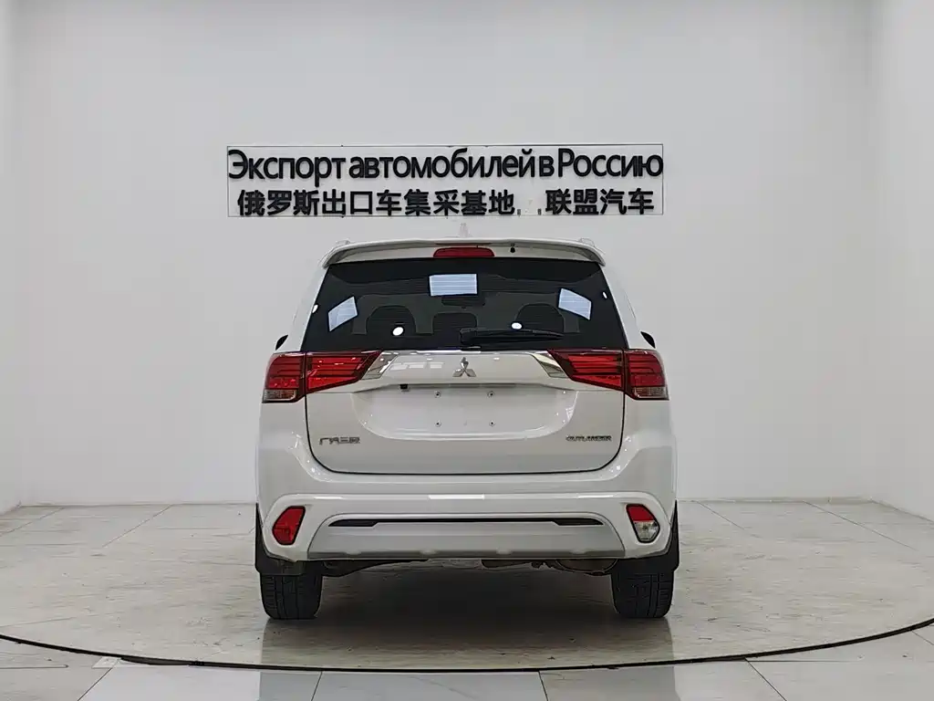 Outlander 2021 facelift 2.0L 2WD smooth version 5 seats купить на сайте DeffCars