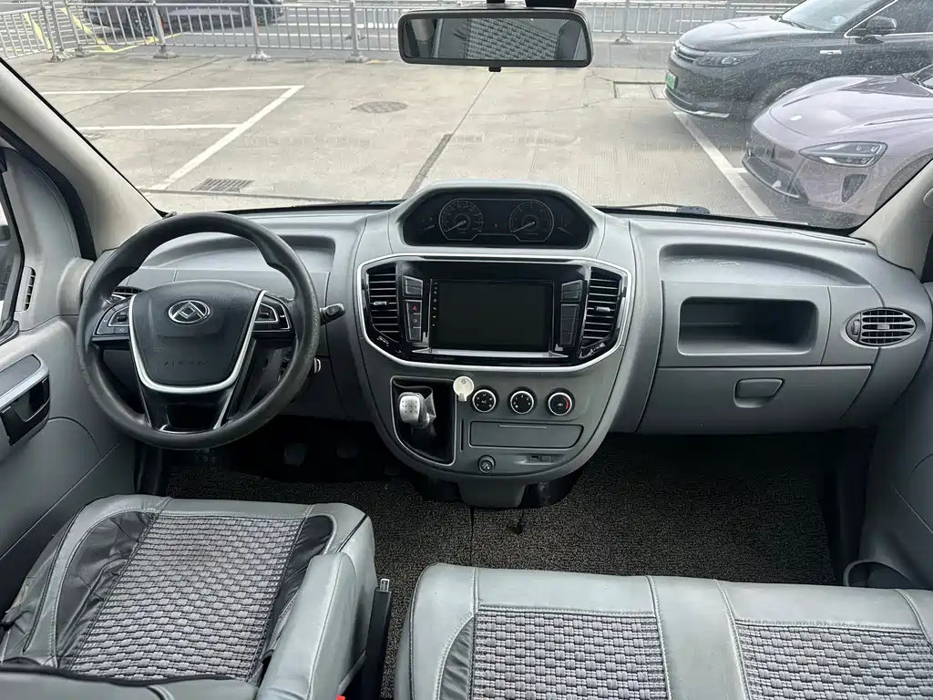 Xintu V80 2019 2.5T classic 6-speed manual Aoyuntong modified short-axle ultra-low roof 5/6 seats купить на сайте DeffCars