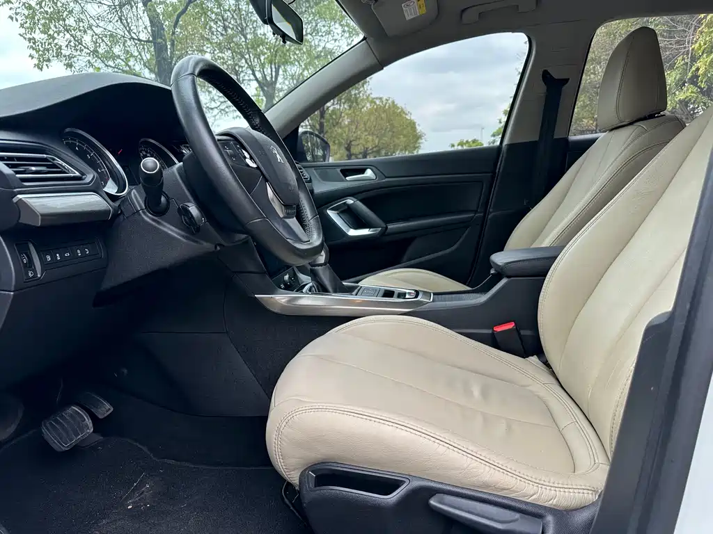 Peugeot 408 2016 1.6T automatic luxury version купить на сайте DeffCars