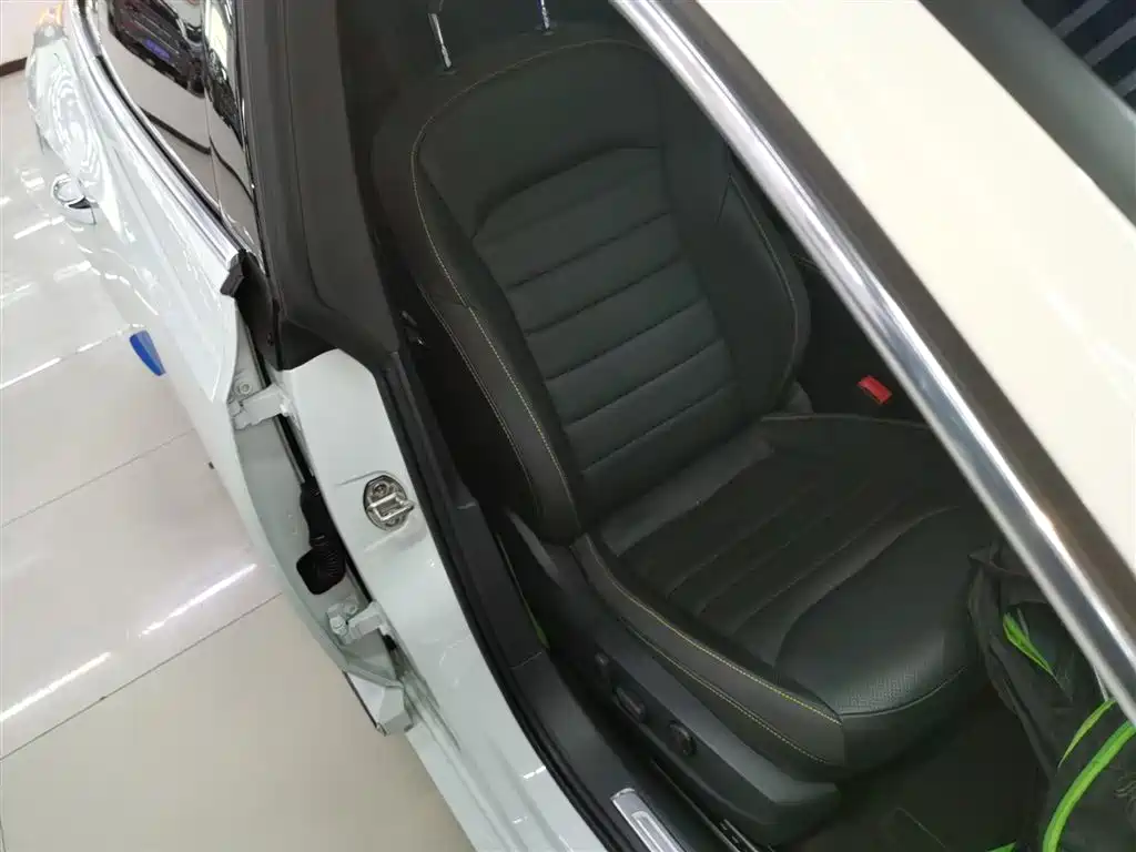 FAW-Volkswagen CC 2024 380TSI eye-catching model купить на сайте DeffCars