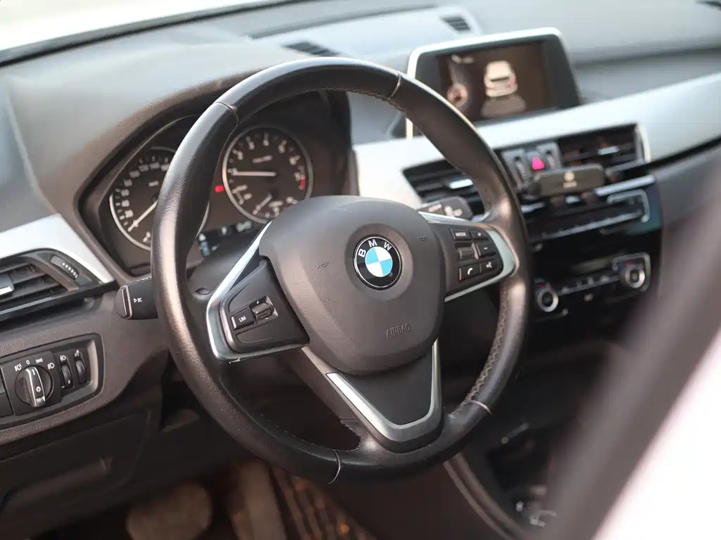 BMW X1 2016 sDrive18Li Fashion Model купить на сайте DeffCars