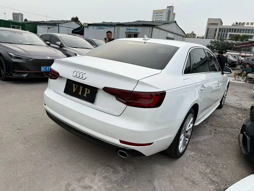 Audi A4L 2018 30th Anniversary Model 40 TFSI Enterprising купить на сайте DeffCars