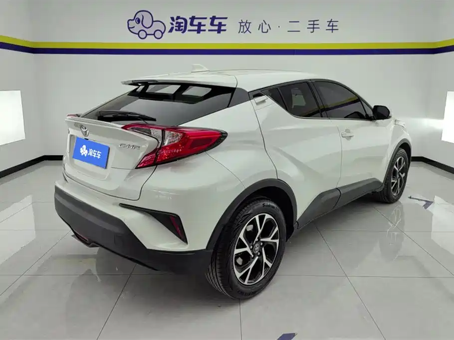 Toyota C-HR 2018 2.0L Leading Sunroof Version National VI купить на сайте DeffCars