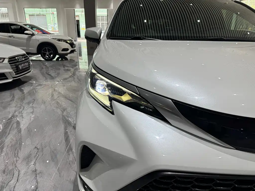 Grevia 2023 2.5L Hybrid Monarch VIP Edition купить на сайте DeffCars