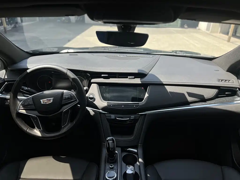 Cadillac XT5 2020 28T luxury model купить на сайте DeffCars