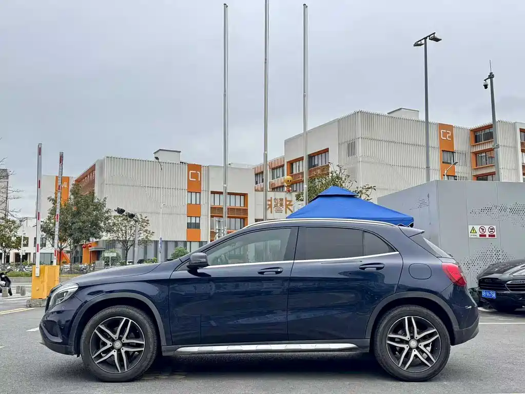 Mercedes-Benz GLA 2016 GLA 200 Fashion Model купить на сайте DeffCars