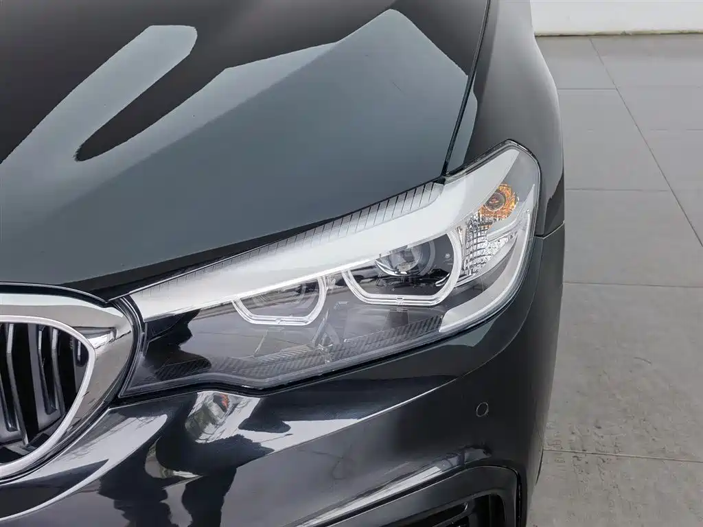 BMW 5 Series 2019 530Li Leading M Sports Package купить на сайте DeffCars