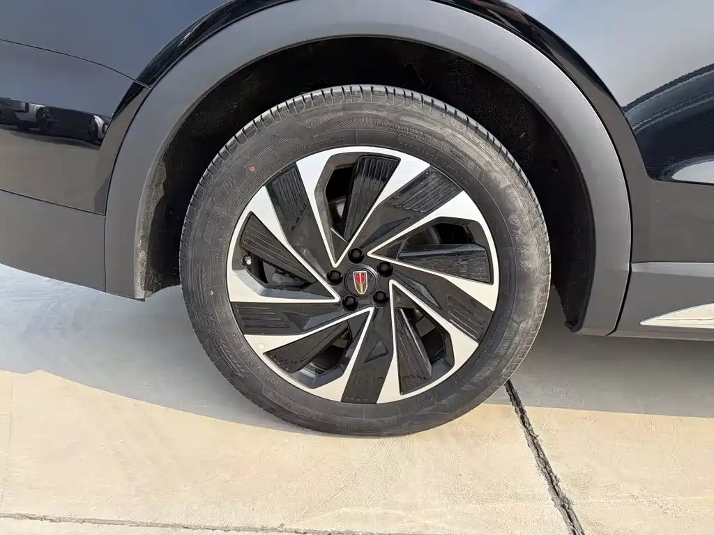 Hongqi HS7 PHEV 2024 2.0T PHEV four-wheel drive Qichang version 7 seats купить на сайте DeffCars