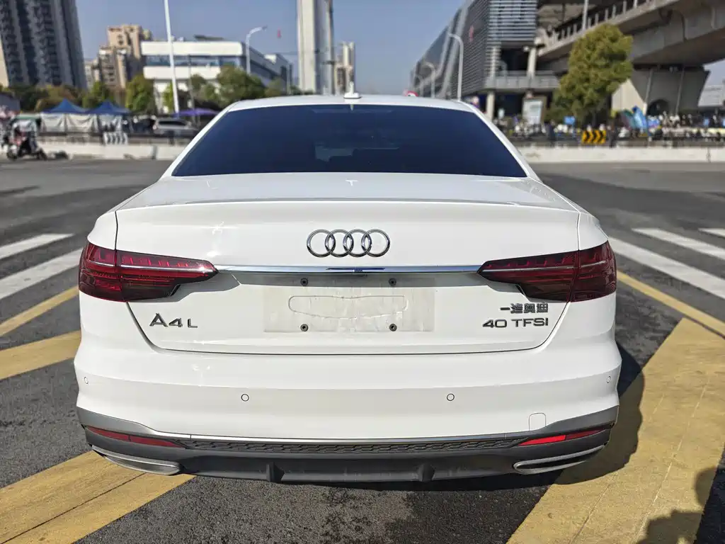 Audi A4L 2023 40 TFSI Fashionable and Dynamic купить на сайте DeffCars
