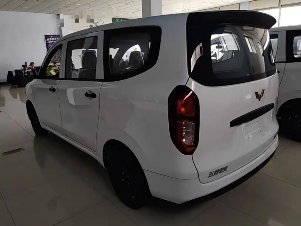 Hongguang New Energy 2024 Pure Electric Version 300KM Standard Type купить на сайте DeffCars