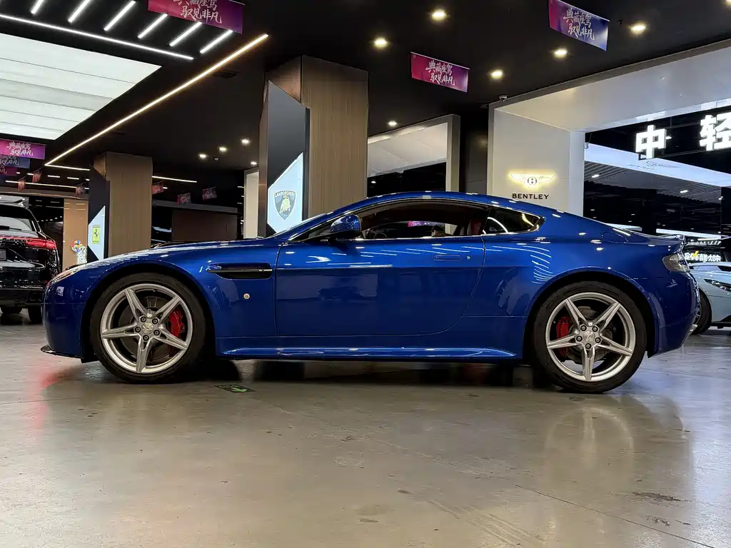 V8 Vantage 2016 4.7L Coupe купить на сайте DeffCars