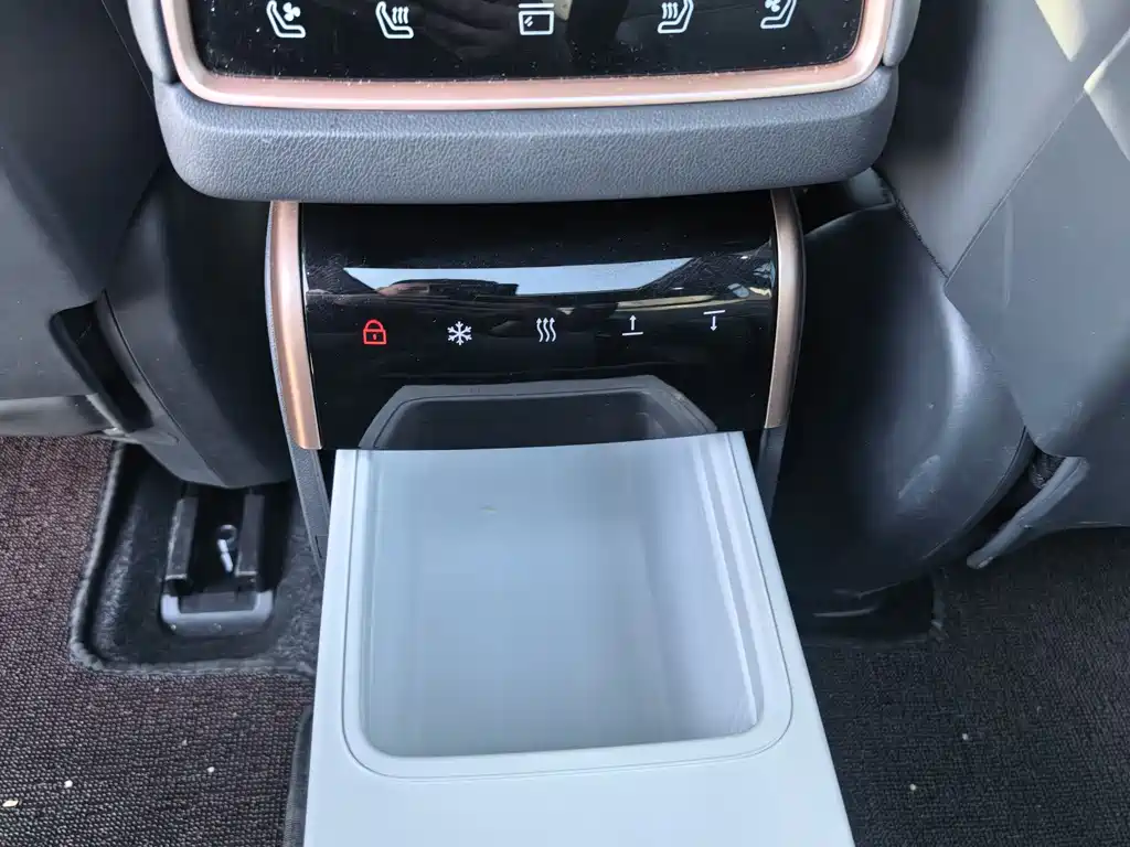 eπ008 2024 model 210Max extended range version 6 seats купить на сайте DeffCars