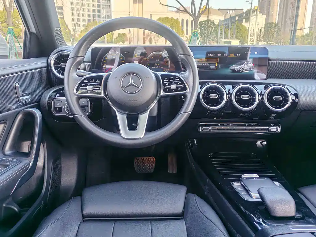 Mercedes-Benz A-Class 2021 A 200 L Sports Sedan Dynamic Type купить на сайте DeffCars