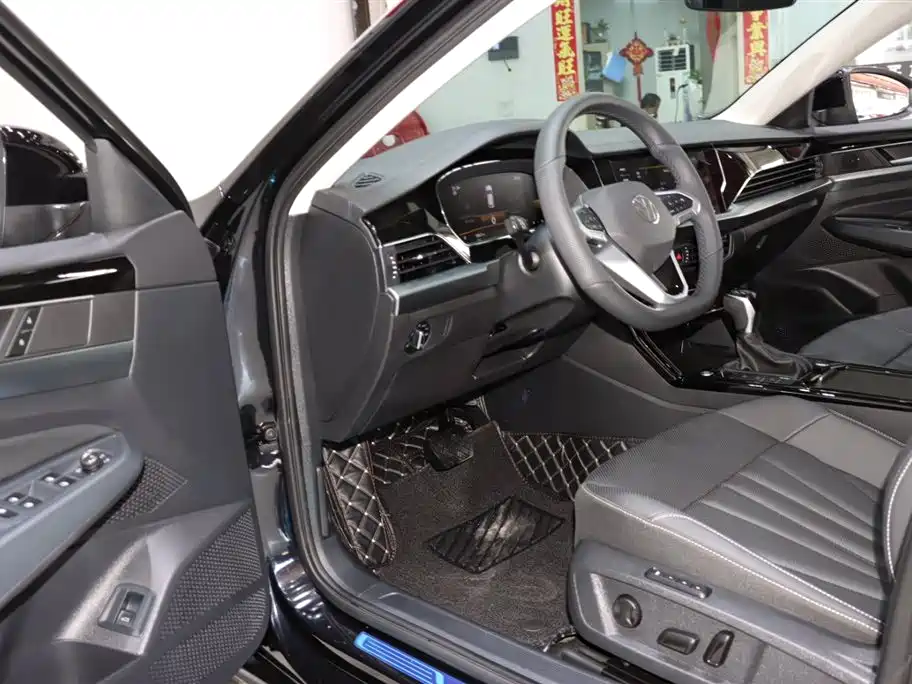 Passat 2025 Outstanding Model 330TSI Elite Edition купить на сайте DeffCars