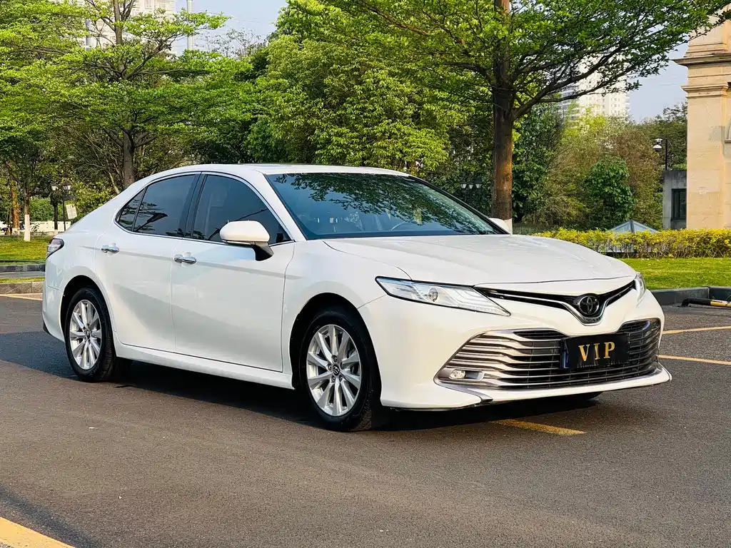 Camry 2018 2.0G Deluxe Edition купить на сайте DeffCars