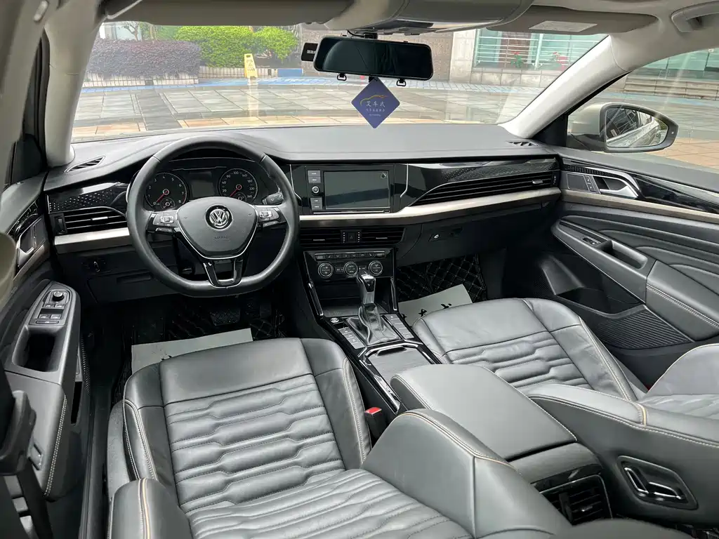 Passat 2019 330TSI Elite Edition National VI купить на сайте DeffCars