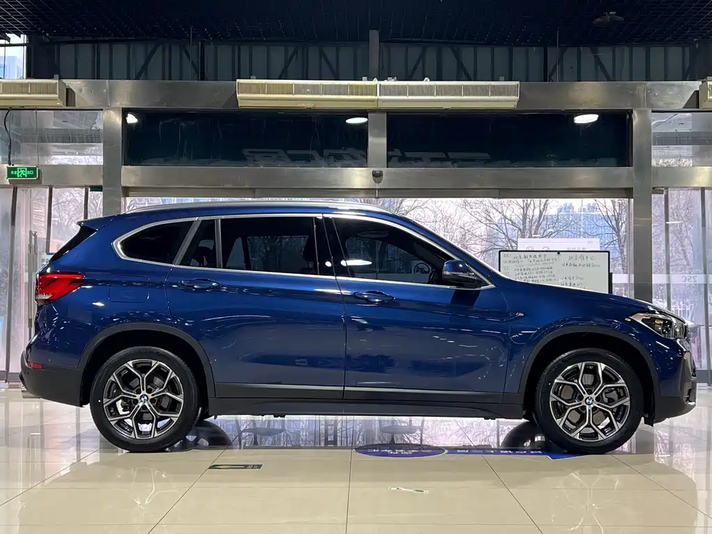 BMW X1 2021 facelift sDrive25Li leading model купить на сайте DeffCars