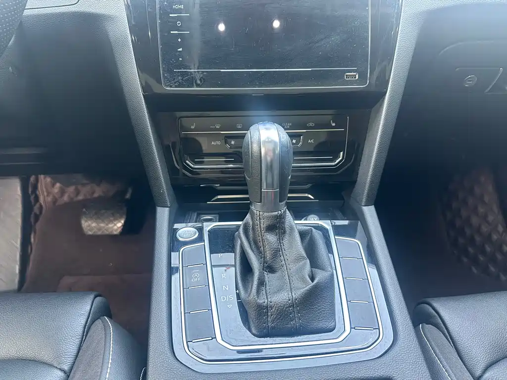 Magotan 2020 330TSI DSG leading model купить на сайте DeffCars
