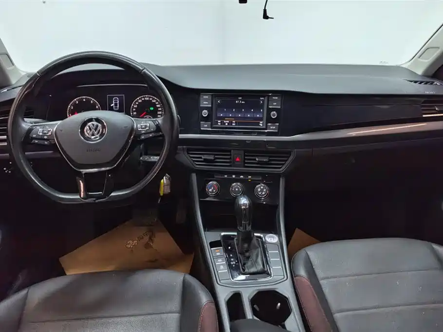 Bora 2020 1.5L automatic comfort model купить на сайте DeffCars
