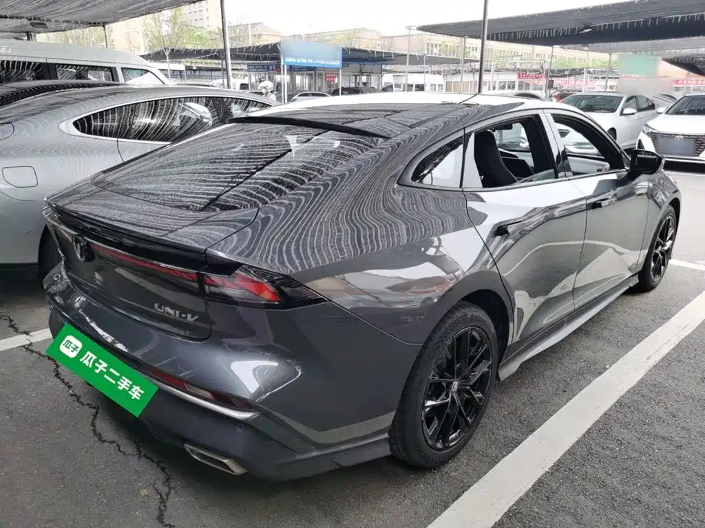 Changan UNI-V 2024 1.5T premium model купить на сайте DeffCars