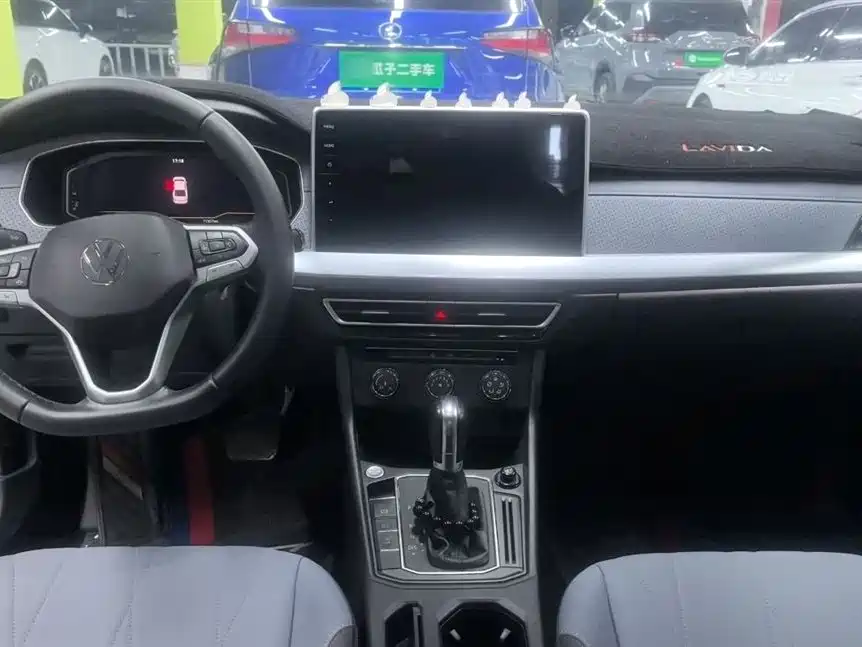 Lavida 2023 1.5L automatic 5 million version купить на сайте DeffCars