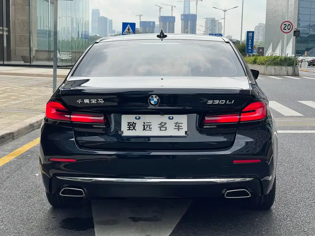 BMW 5 Series 2022 530Li Leading Luxury Package купить на сайте DeffCars