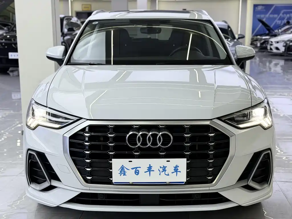 Audi Q3 2022 35 TFSI Fashionable and Dynamic купить на сайте DeffCars