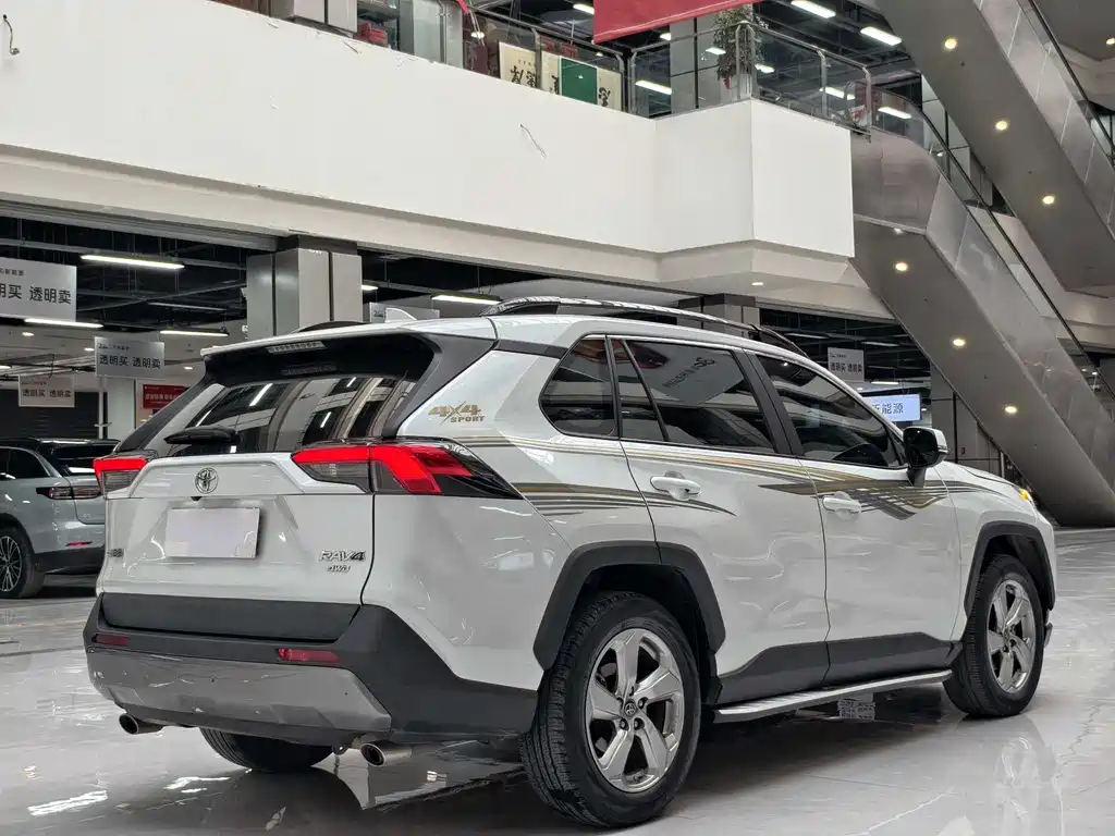 RAV4 Rongfang 2021 2.0L CVT four-wheel drive fashion version купить на сайте DeffCars