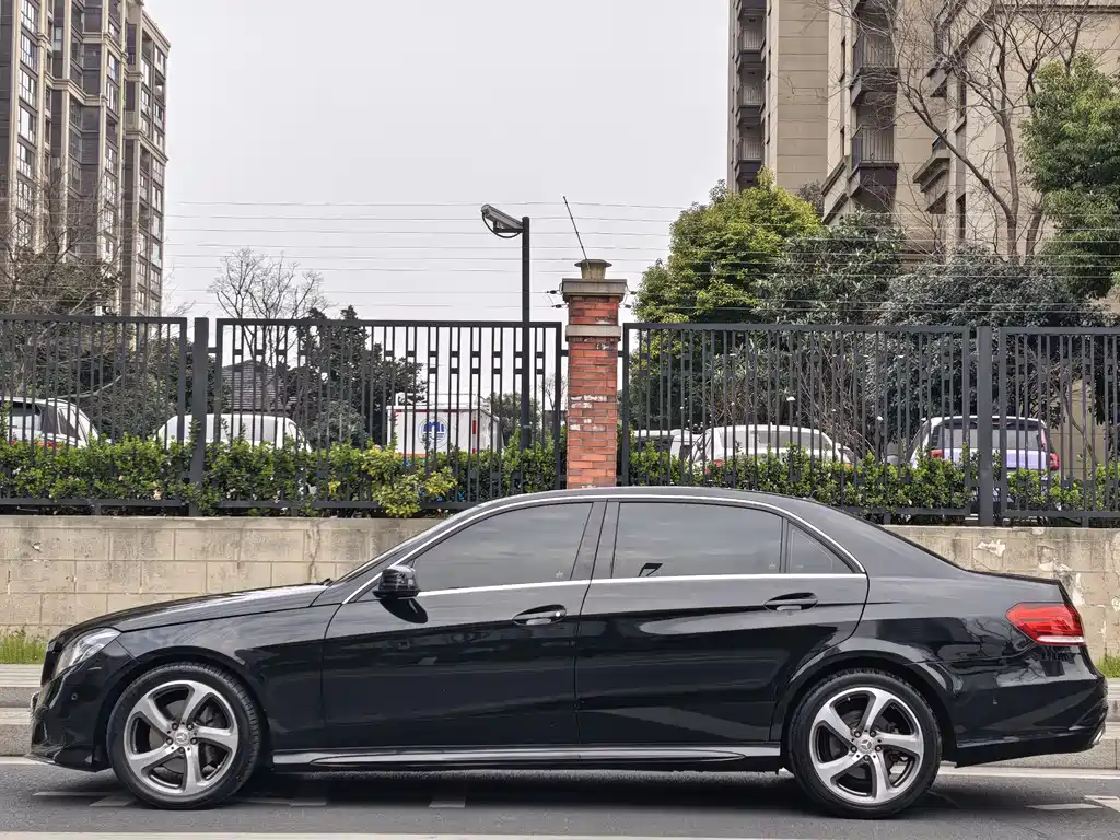 Mercedes-Benz E-Class 2015 E 260 L Sporty and Stylish купить на сайте DeffCars