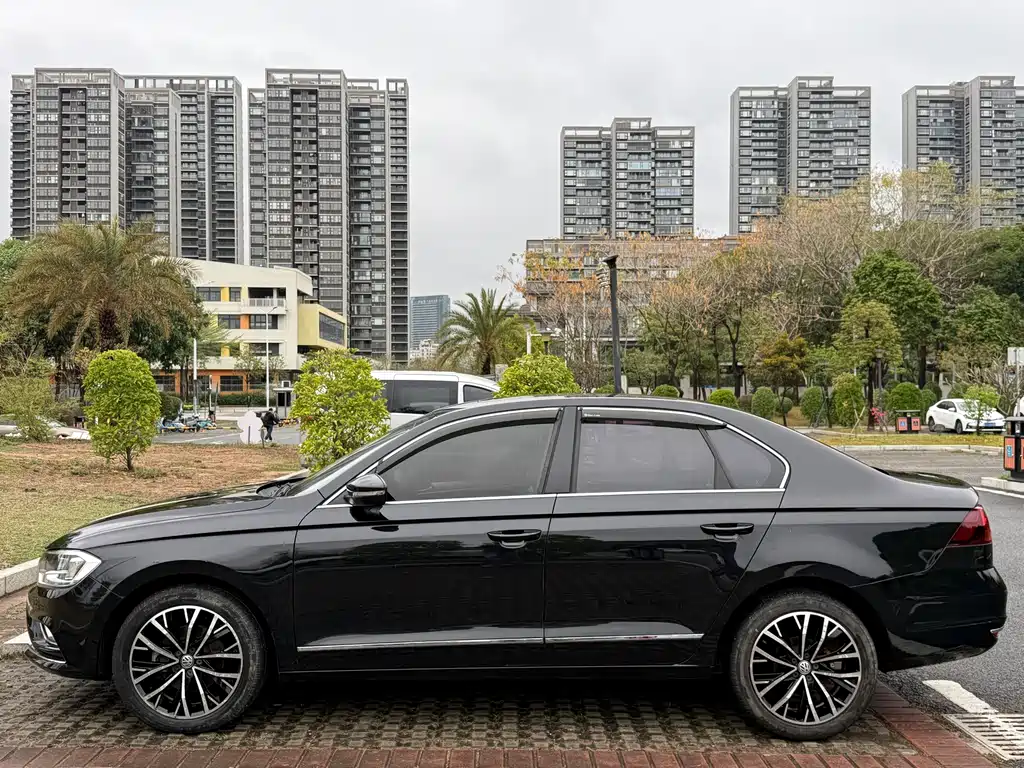 Bora 2018 1.5L automatic comfort model купить на сайте DeffCars