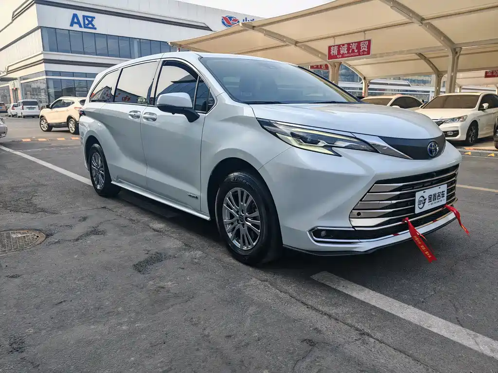 SIENNA 2023 2.5L Hybrid Comfort Edition купить на сайте DeffCars