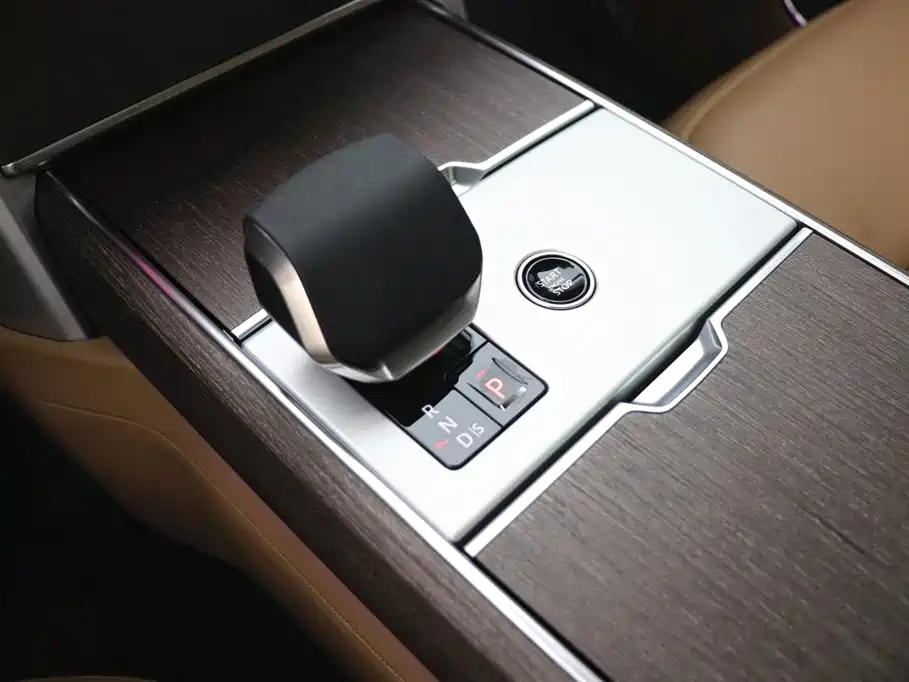 Range Rover 2025 3.0 L6 400PS Extended Edition купить на сайте DeffCars