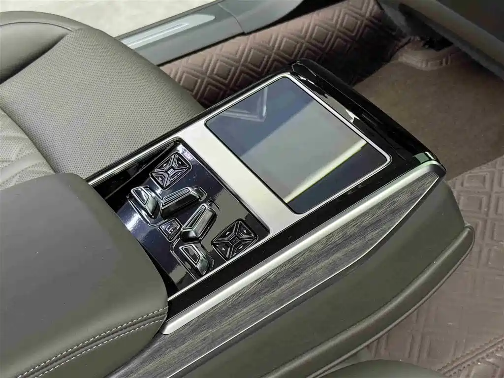Audi A8 2023 A8L 55 TFSI quattro flagship model купить на сайте DeffCars