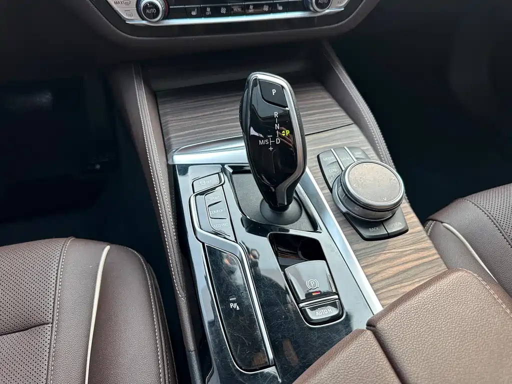BMW 5 Series 2021 530Li Leading Luxury Package купить на сайте DeffCars