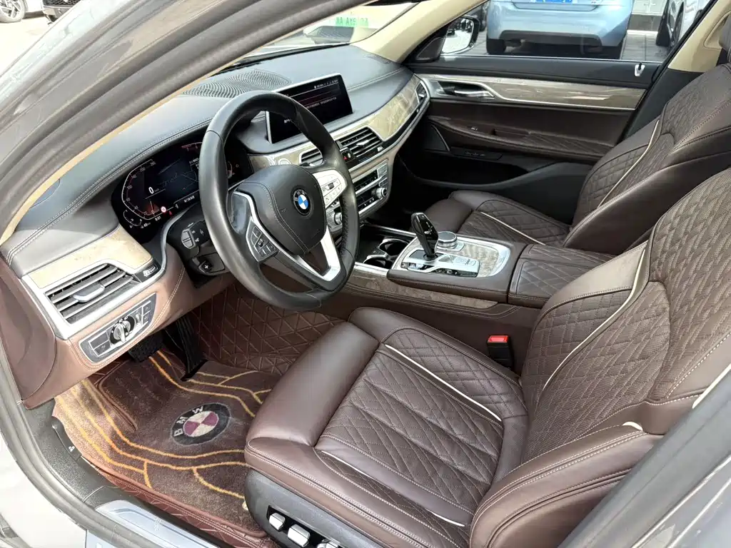 BMW 7 Series 2021 740Li Leading Luxury Package купить на сайте DeffCars
