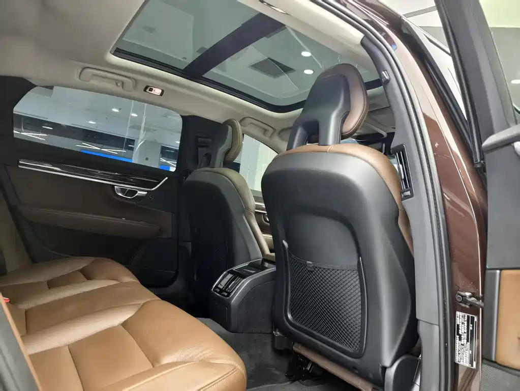 Volvo S90 2018 T4 Zhiyuan Edition купить на сайте DeffCars