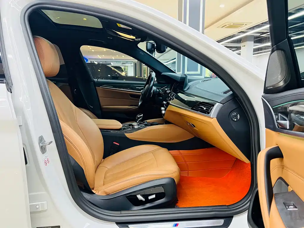 BMW 5 Series 2018 530Li Exclusive M Sports Package купить на сайте DeffCars