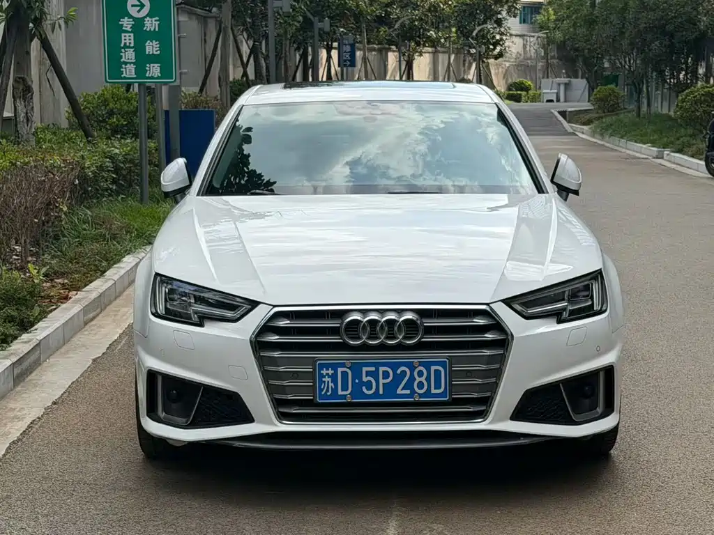 Audi A4L 2019 40 TFSI Fashion Type National VI купить на сайте DeffCars