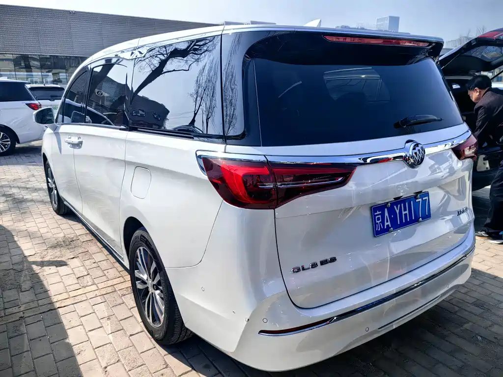 Buick GL8 2023 ES Lu Zun Exclusive Model купить на сайте DeffCars