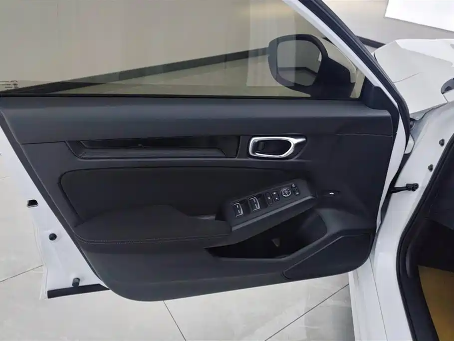 Model 2023 240TURBO CVT Leading Edition купить на сайте DeffCars