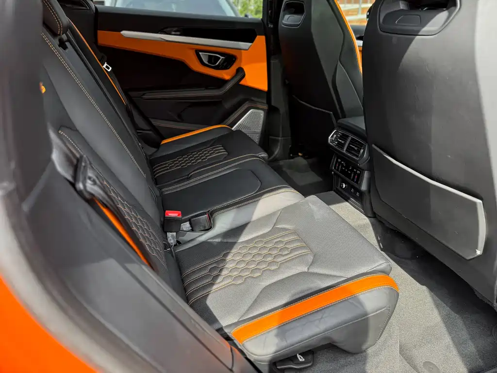 Urus 2023 4.0T V8 S купить на сайте DeffCars