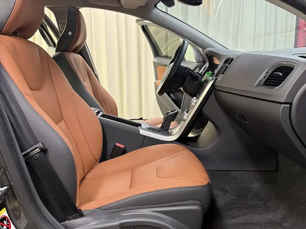 Volvo S60 2018 S60L T4 Zhiyuan Enterprising Edition купить на сайте DeffCars