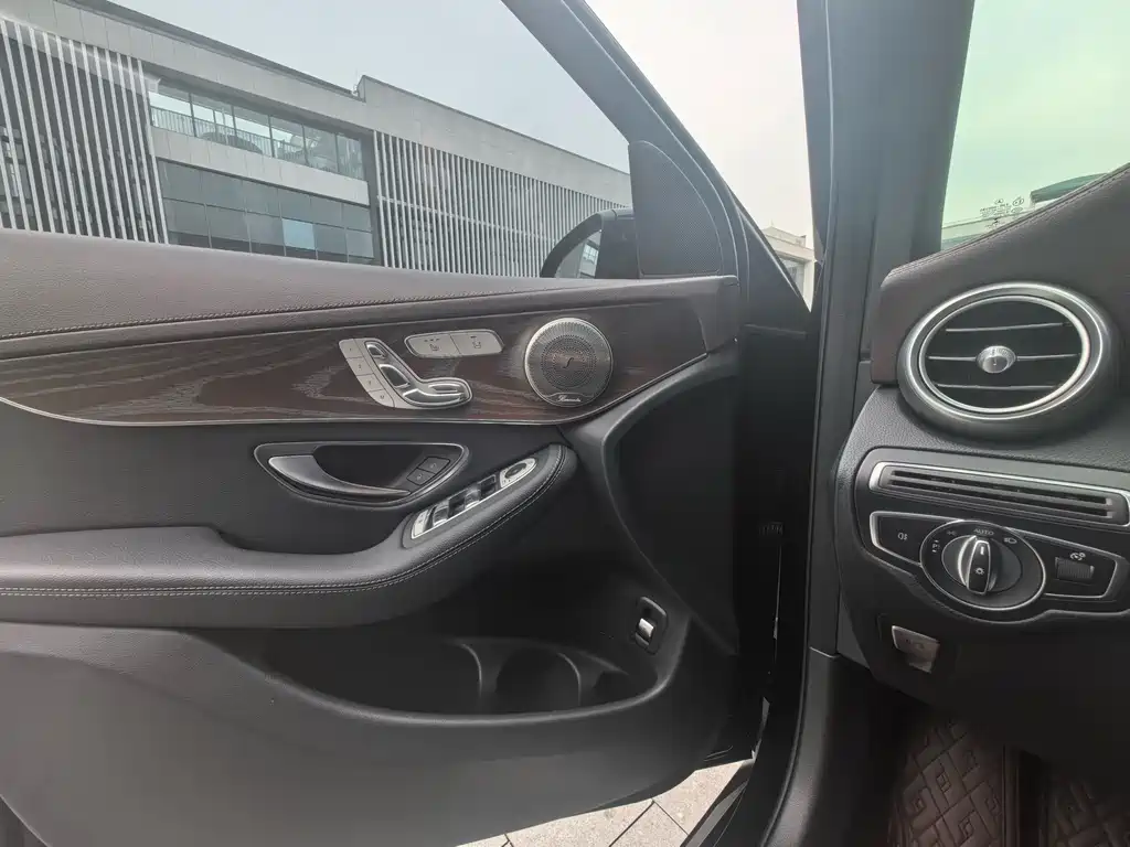 Mercedes-Benz GLC 2020 GLC 260 L 4MATIC luxury model купить на сайте DeffCars
