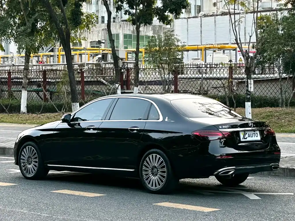 Mercedes-Benz E-Class 2022 E 300 L Luxury Model купить на сайте DeffCars