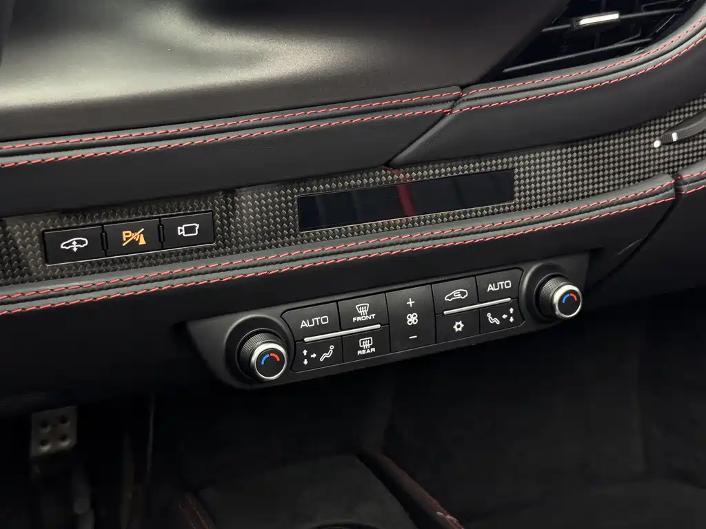 Ferrari F8 2020 Spider 3.9T V8 купить на сайте DeffCars