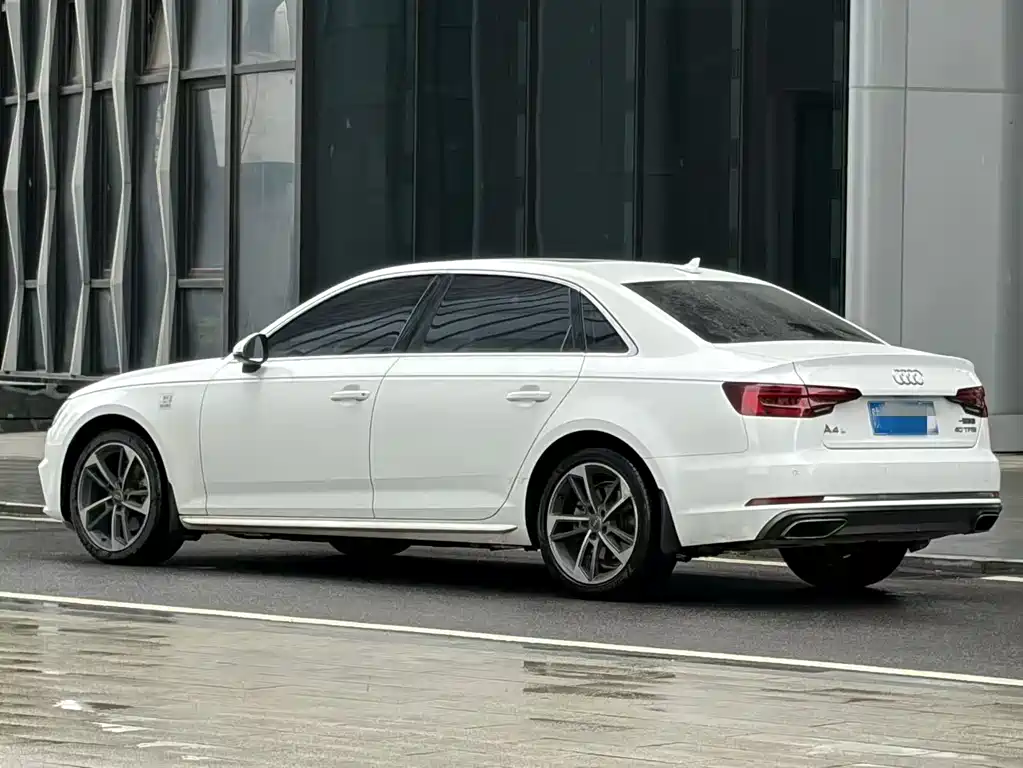 Audi A4L 2019 40 TFSI Enterprising National VI купить на сайте DeffCars
