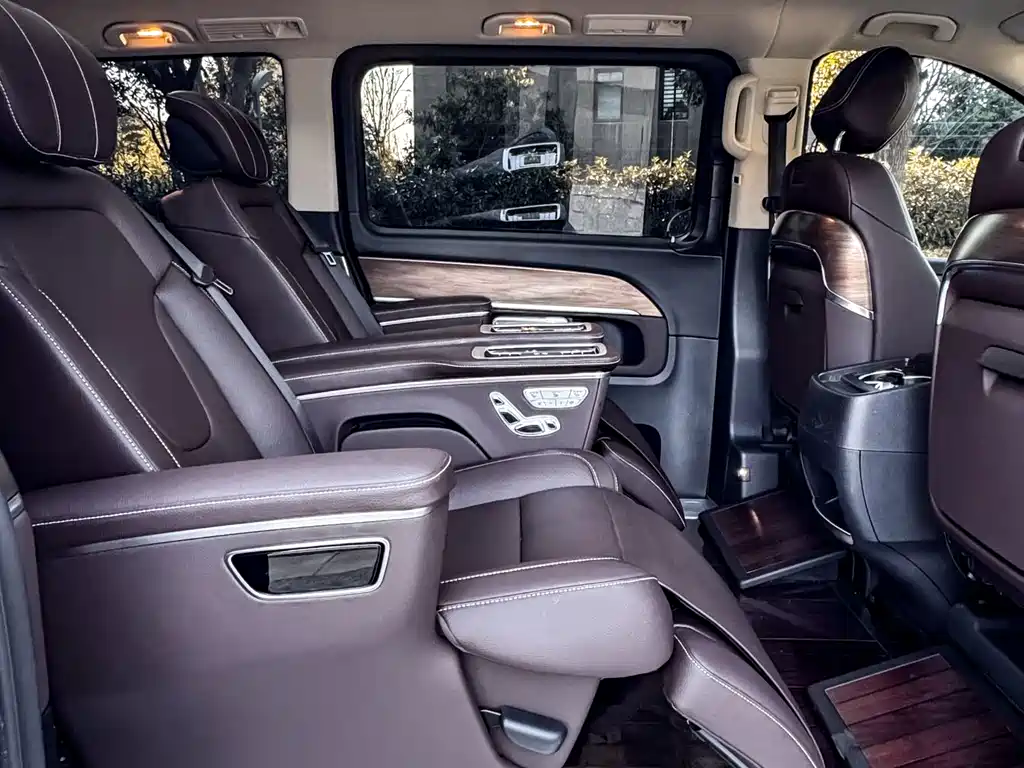 Mercedes-Benz V-Class 2022 V 260 L Long Wheelbase Premium Edition купить на сайте DeffCars